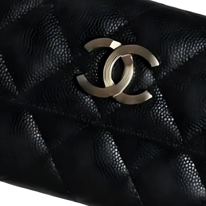 Chanel 23C Hellgoldene Schnalle Diamantenmuster Druckknopf Dreifach Leder Kartenhalter Damenstil Schwarz