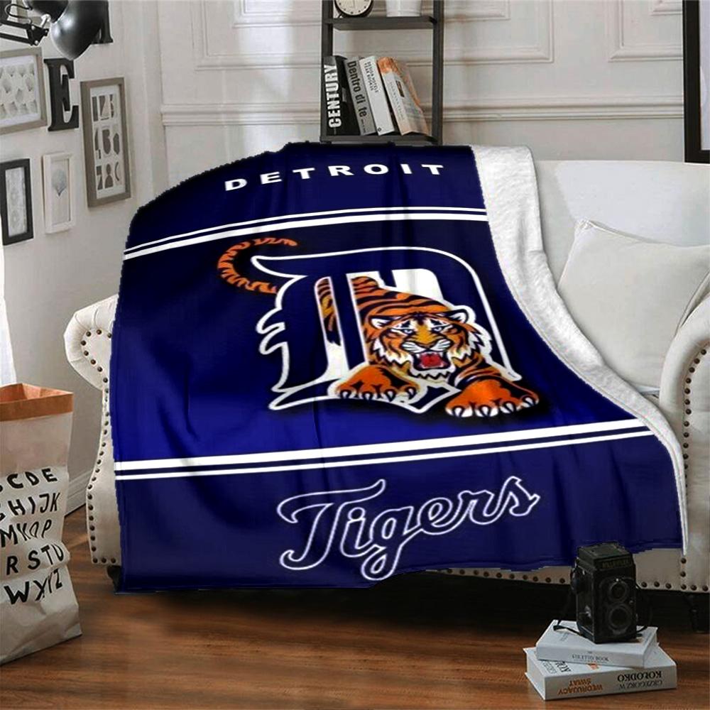 Detroit Tigers Print Flannel Blanket High Quality Warm Comfortable Cover for All Seasons Perfect for Gifts Home Decor