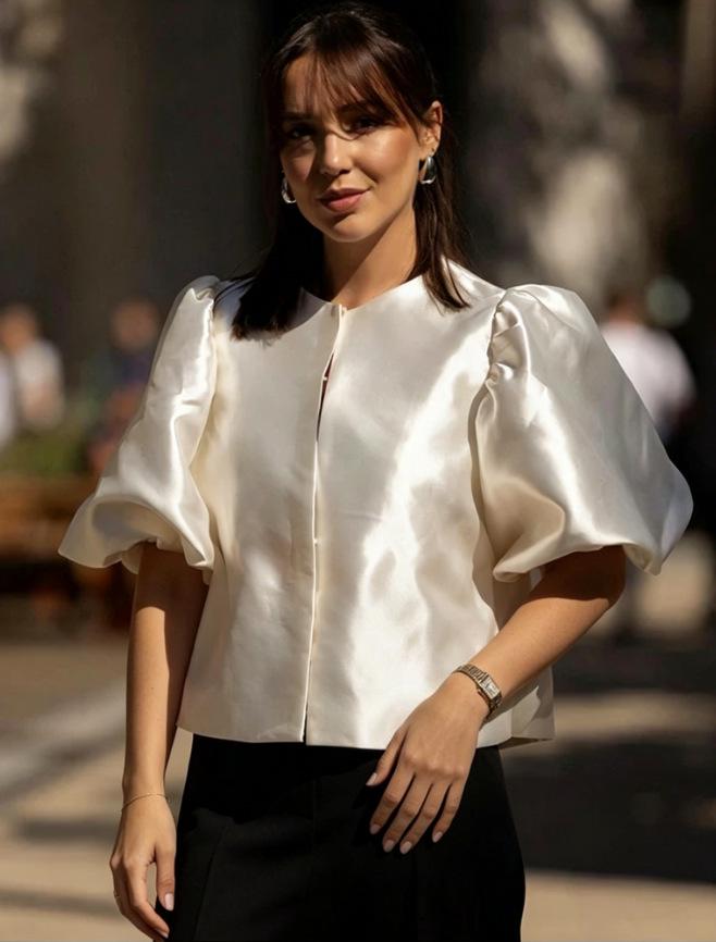Women's Puff Sleeve Round Neck Top - Elegant Commuting Style, Versatile Five-Point Sleeve Blouse