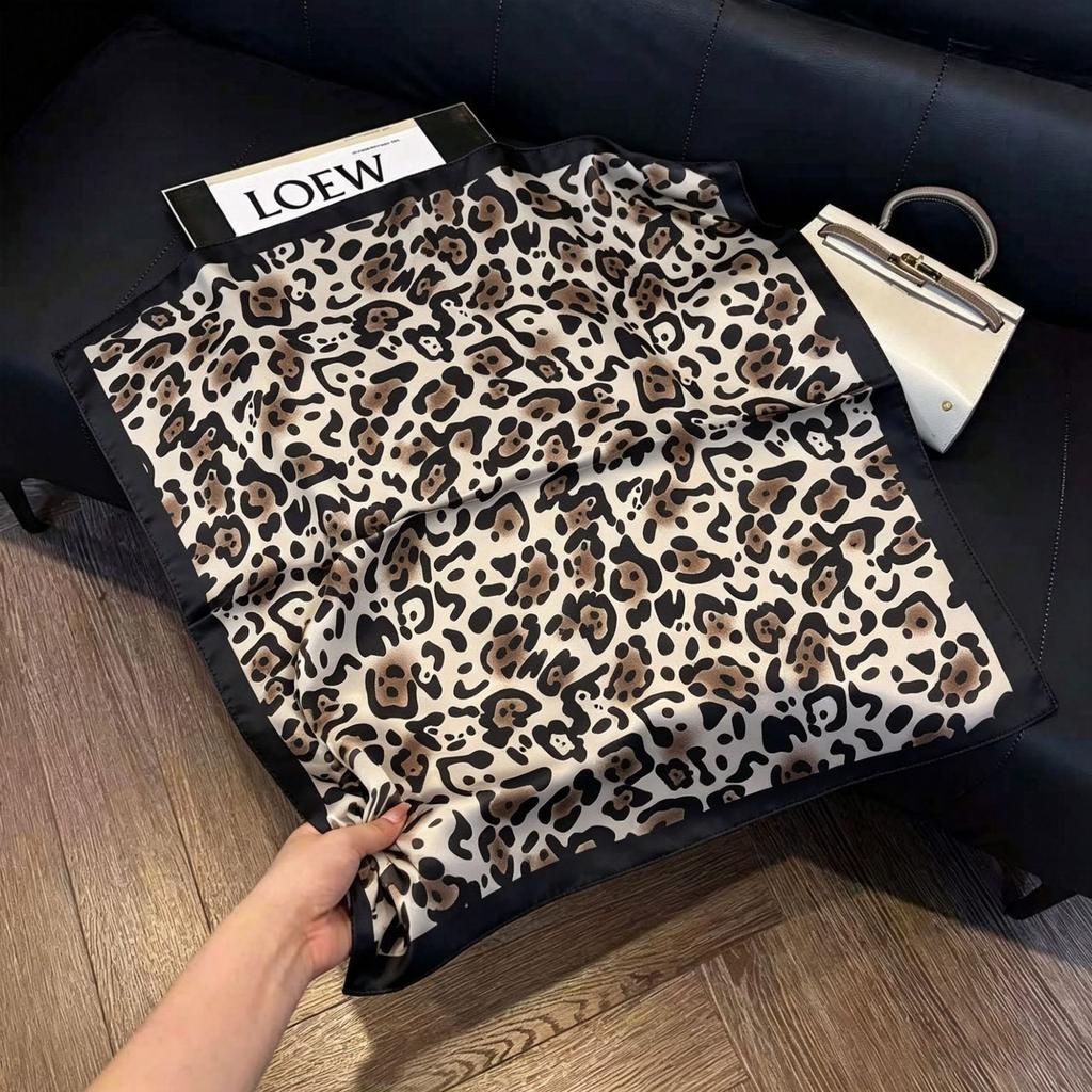 71Cm New Chinese Simulation Silk Square Scarf Soft and Skin-friendly Ink Flower Rhyme Printing Silk Scarf Neck Sunscreen Small Scarf