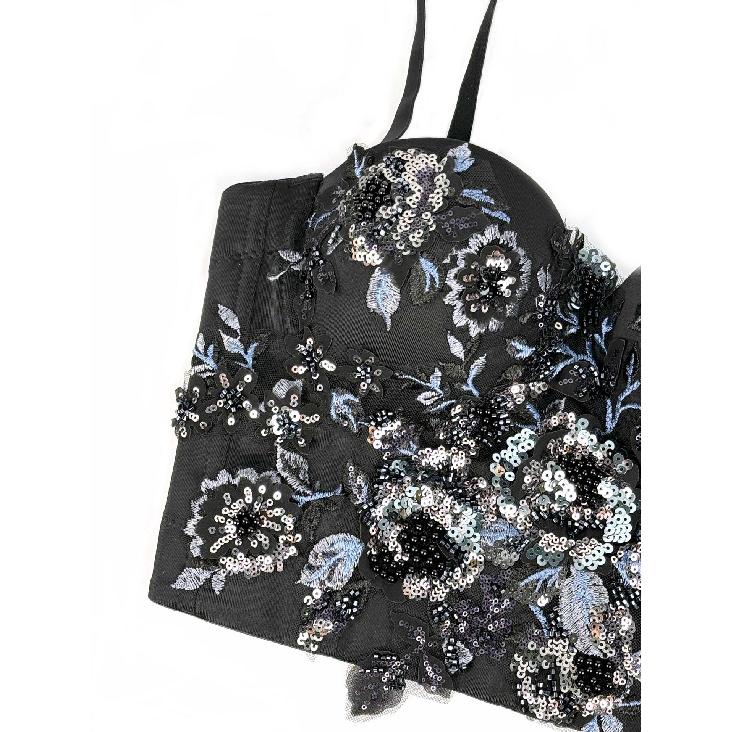 Korsetts, modische und elegante Damenbekleidung