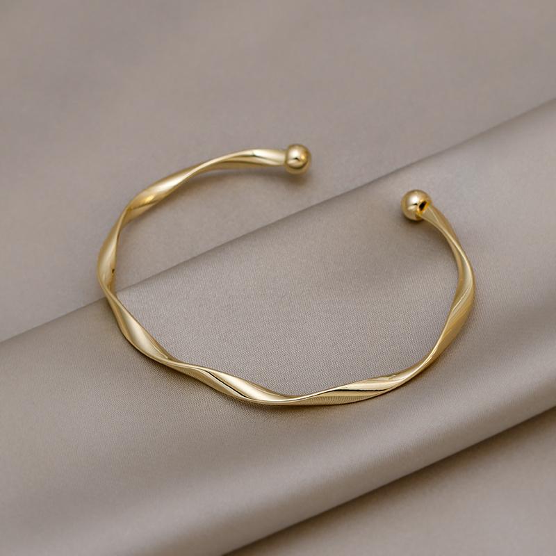 

Fashion Opening Bangle Gold Color Glossy Twisted Thin Bangles For Women Female Open Minimalist Style Charm Cuff Bracelet Zircon
