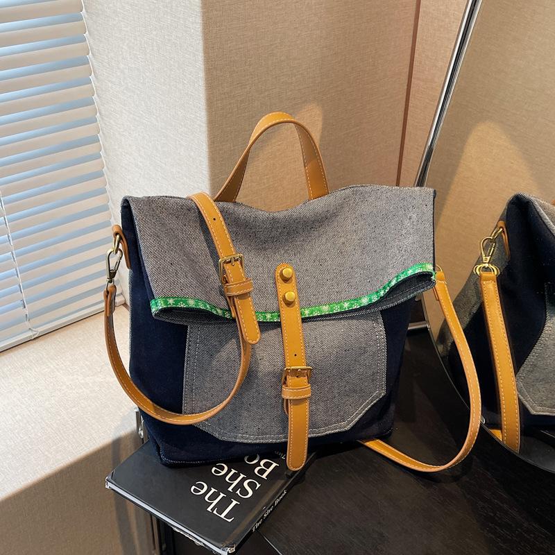 

Casual contrasting color splicing portable shoulder bag women s spring and summer new versatile messenger tote bag серый