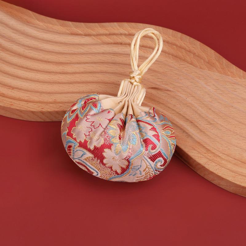 Scented Sachet: Hanging Cotton Linen Bag with Traditional Chinese Medicine Aroma for Bedroom