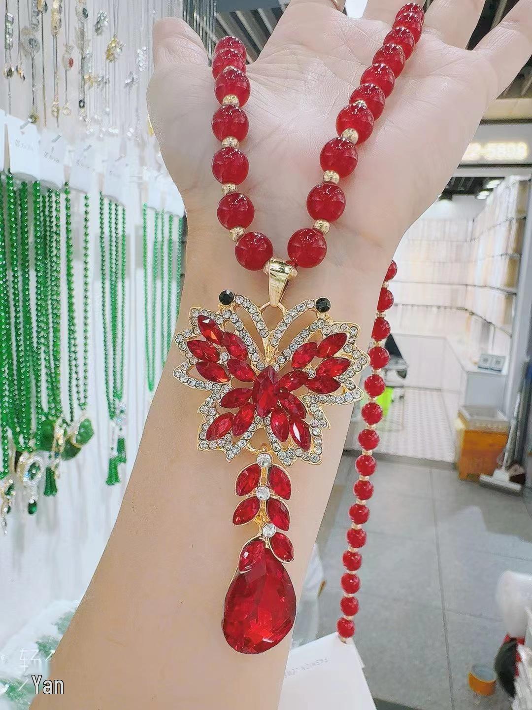 Red Crystal Sweater Chain Necklace - Niche Design for Autumn/Winter