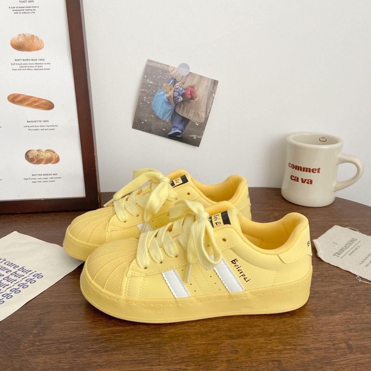 

Thick-soled shell head casual board women s shoes 2025 summer breathable new little white shoes soft soles not tired feet versatile little white shoes 39 жовтий