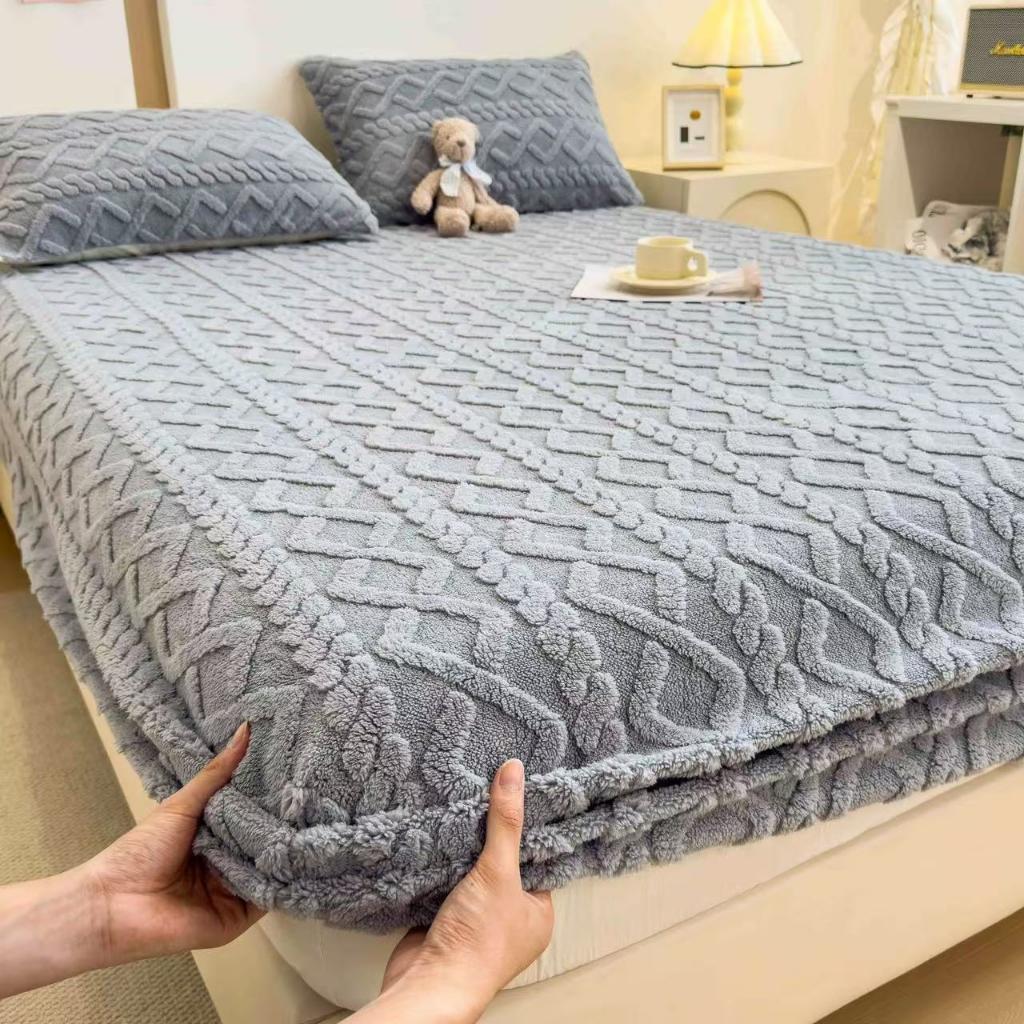 Warm Plush Bed Sheet Washable Bedspread Thick Taffeta Fleece Mattress Protective Cover All-wrapped Bed Cover All-wrapped Mattress Cover 2 pillowcase-48x74cm