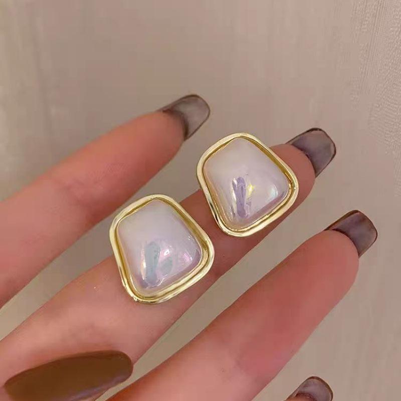 French Mermaid Ji Love Pearl Earrings High Sense Niche Light Luxury Temperament Sweet Earrings Versatile Exquisite Earrings