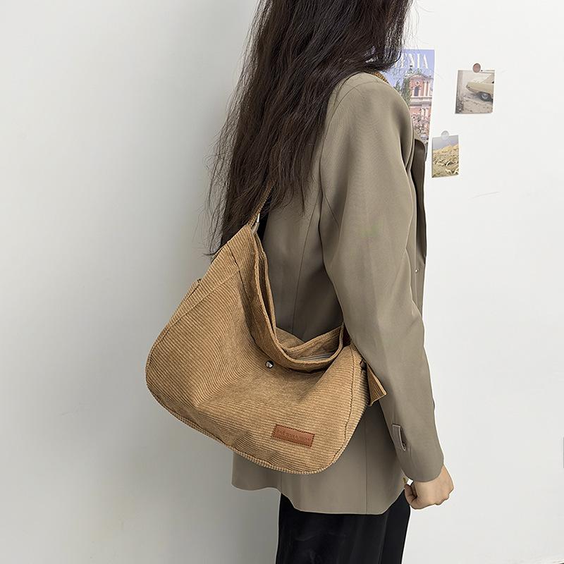 2024 velkokapacitní taška dámská nová módní manšestrová taška přes rameno velká taška přes rameno luxusní cestovní taška Tide