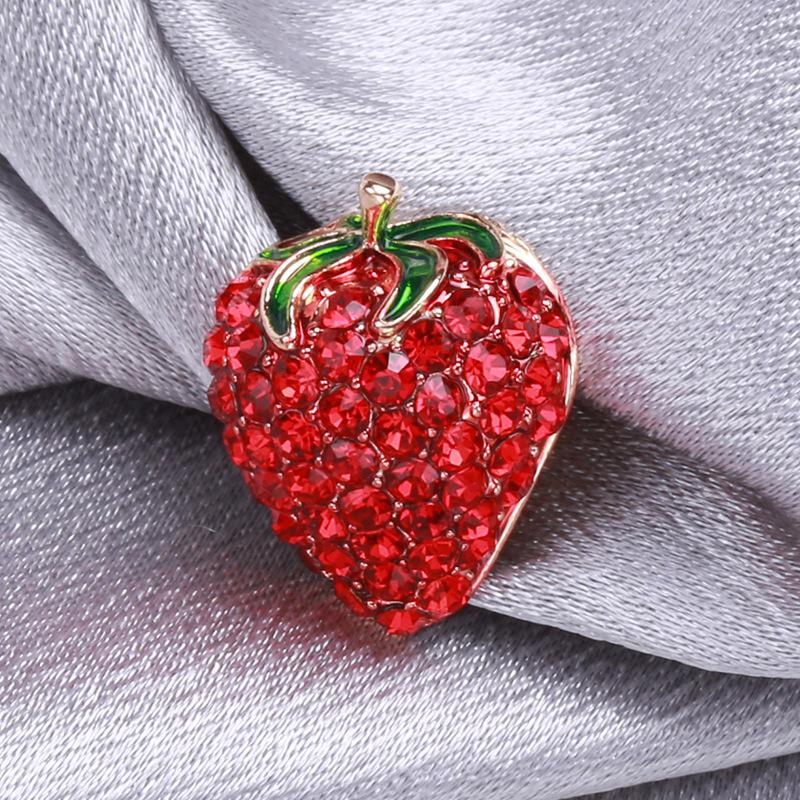 

SKEDS Luxury Strawberry Crystal Brooches For Women Girls Creative Exquisite Rhinestone Fruit Enamel Brooch Clothing Accessories