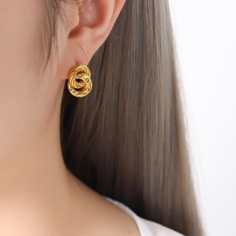 Elegant Non-fading Rhinestone Pig Nose Threaded Titanium Steel Earrings for Women