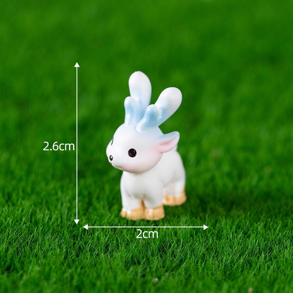 Cute Miniature Resin Deer Figurine For Desktop Decoration Adorable Blind Box Animal Ornament