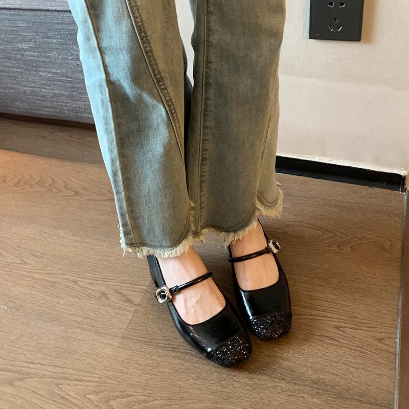 

2386-56 осенние новые французские туфли Мэри Джейн с пайетками и дизайном внахлестку, расширенные для полных ног 45 чёрный