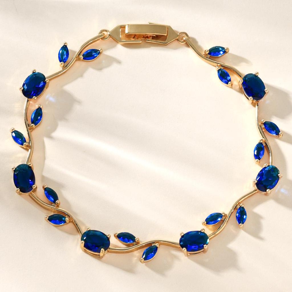 Chic Sweetheart Bracelet: Flower, Leaf & Butterfly Zircon Design - Perfect for Valentine's Day