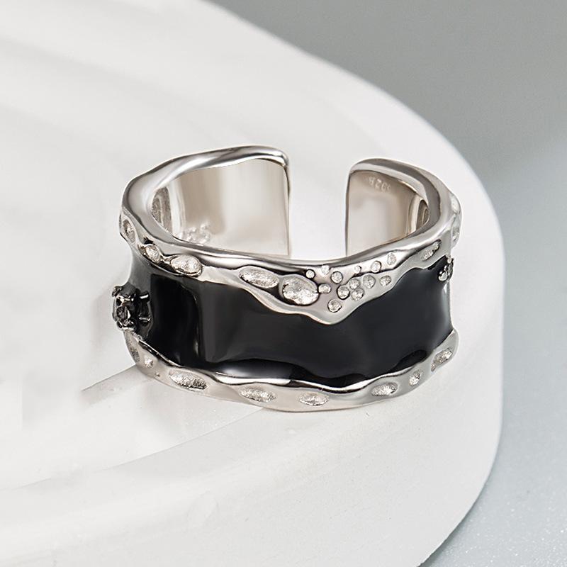 Vintage Czarny Pierścionek Otwarty z Kropliwą Glazurą dla Kobiet Punk Gotycki Nieregularny Krzyż Regulowane Pierścionki na Palec Biżuteria Estetyczna Y2K