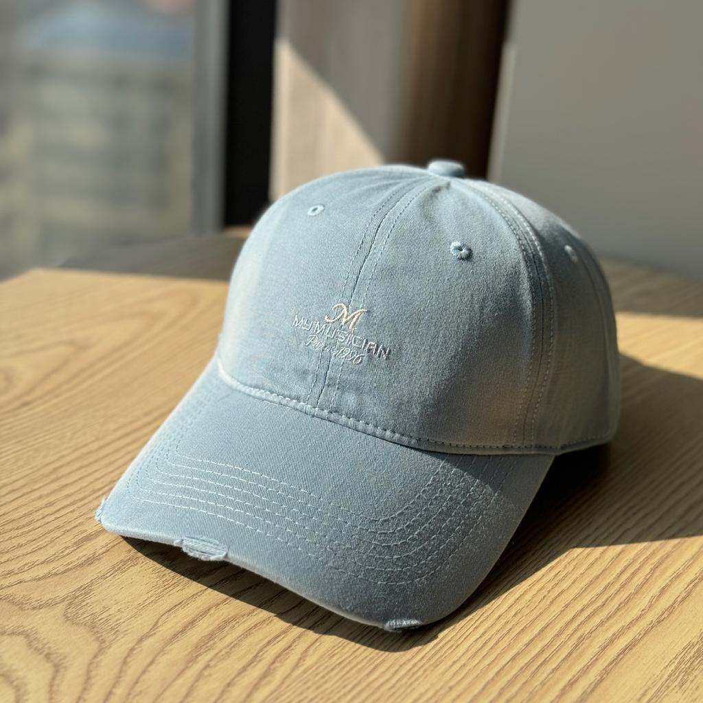 Spring and summer new style, fresh and simple embroidered soft-top baseball cap, fashionable and versatile hat that makes the face look smaller,