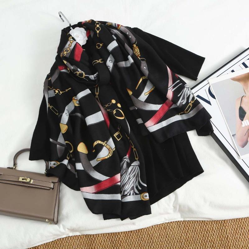 New Retro Leather Buckle Chain Printed Women's Scarf Silk Scarf Spring and Autumn Women's Fashion Scarf