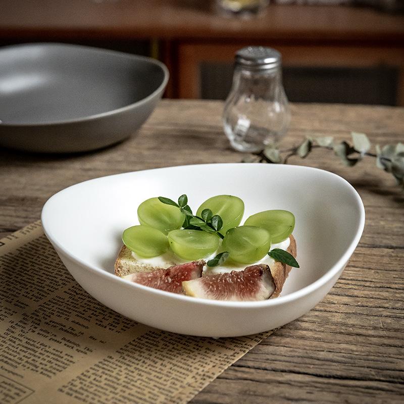 Brooke White Triangle Plate Good-Looking Fruit Plate Irregular Plate Ceramic Deep Plate Salad Bowl Export
