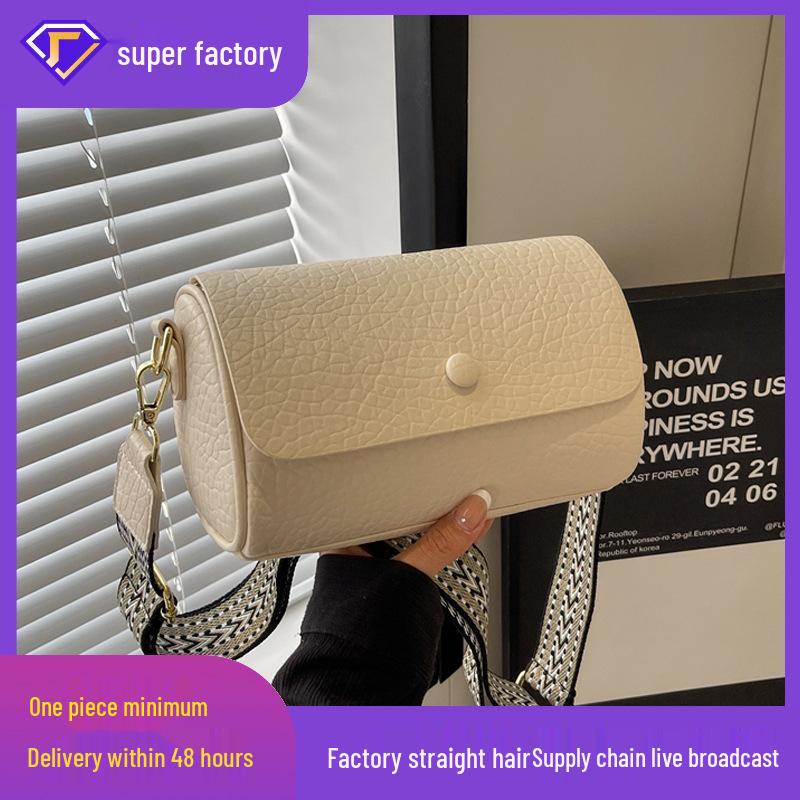 

Trendy Retro Crossbody Women s Bag with Wide Shoulder Strap – Autumn/Winter Collection. брудно-білий