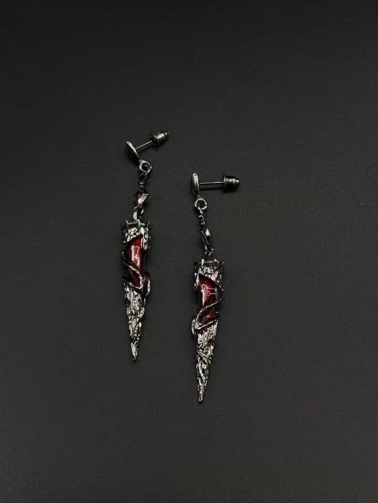 Love empty B game character impression earrings, dragon stud earrings, earrings without earrings, earclip game two-dimensional co earrings