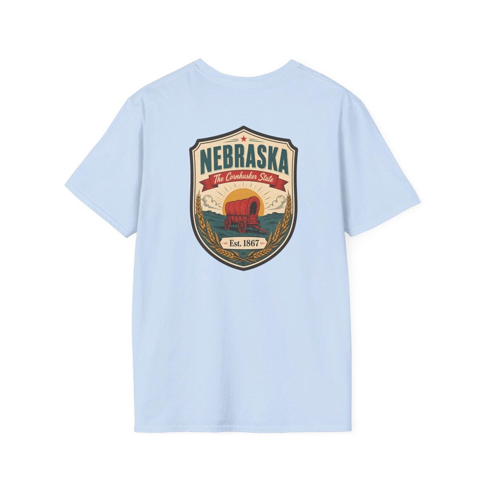 Nebraska Prairie T-Shirt | Vintage Mid-Century Travel Luggage Tag Tee | Cornhusker State Souvenir | NE Road Trip Gift 3XL