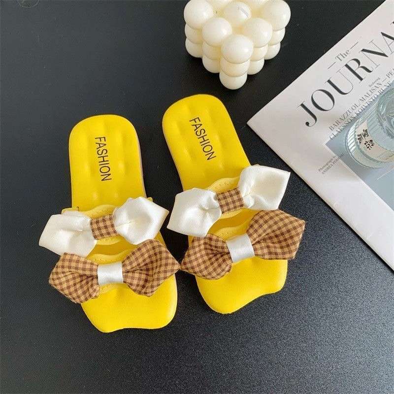 Girls slippers summer indoor and outdoor sandals baby little girl foreign style Korean version soft sole non-slip classmate children princess