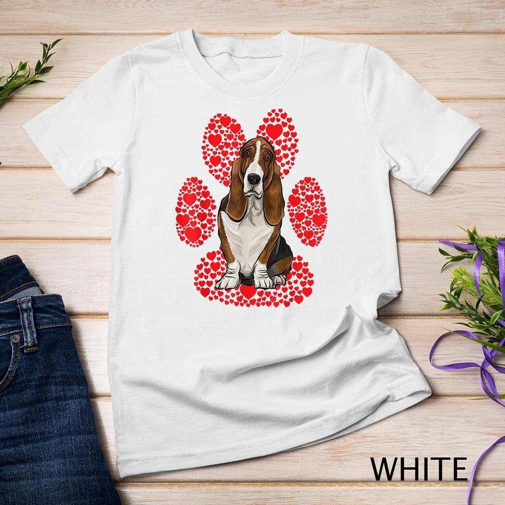 

Basset Hound Valentines Day Dog Love Paw Unisex T-shirt M