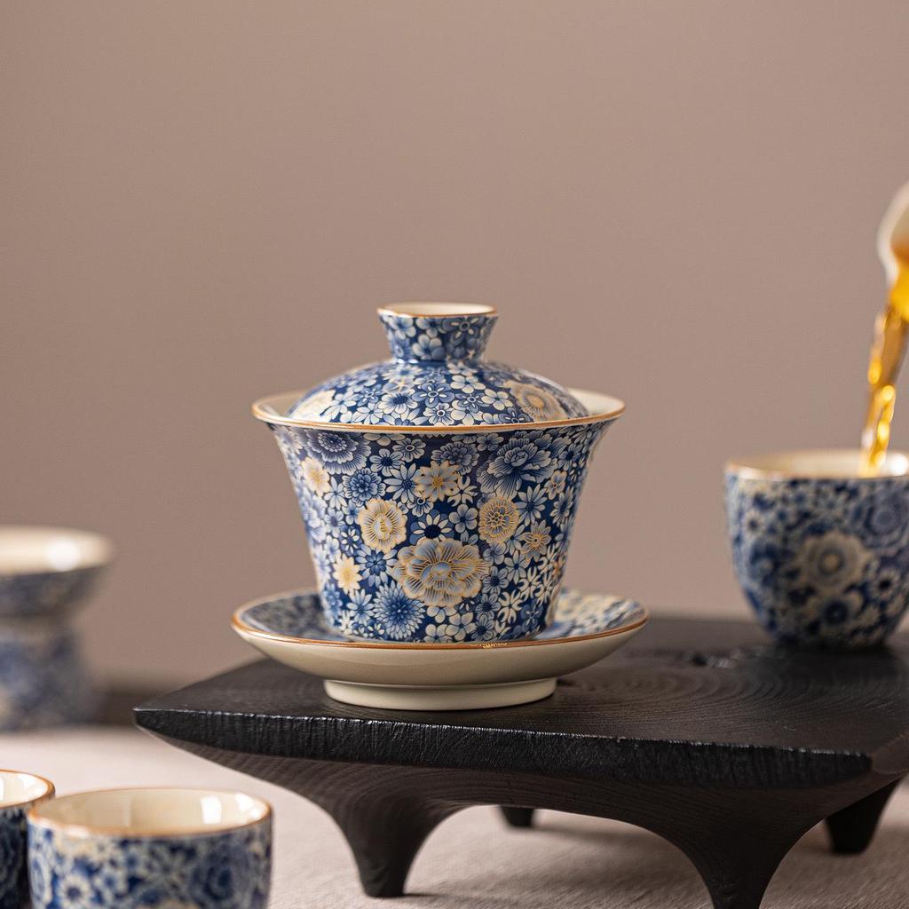 Ru Kiln Ceramic Gaiwan: Elegant Three Talents Tea Cup Set with Lid for Gongfu Brewing.