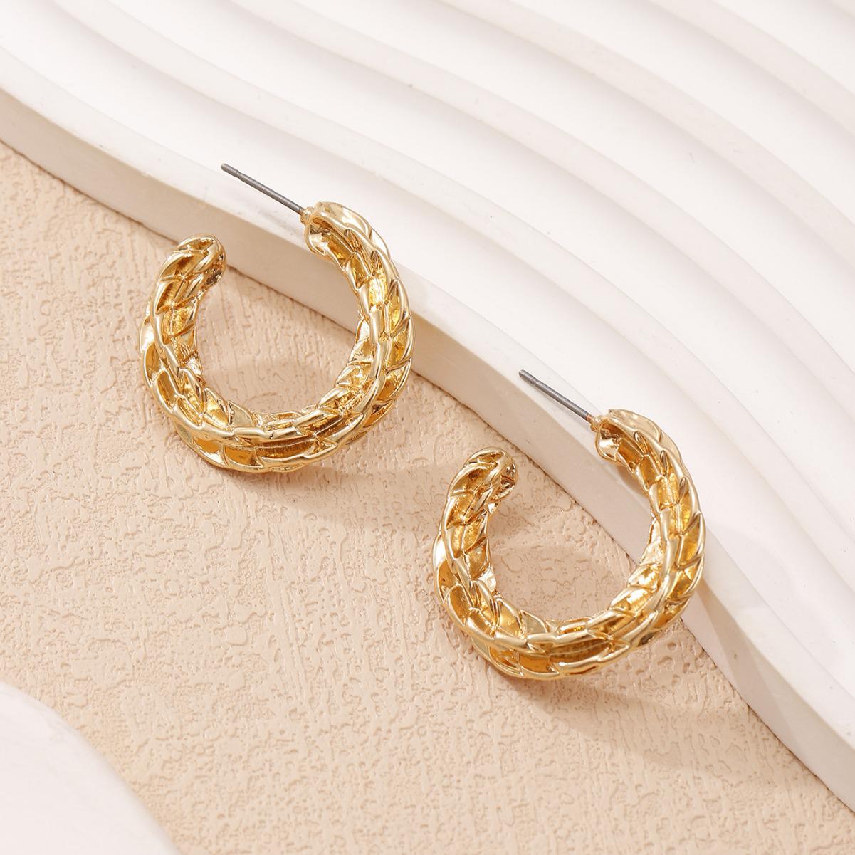 

Европейские и американские вязаные серьги-кольца C-образной формы - Корейский нишевый дизайн золотисто-желтый