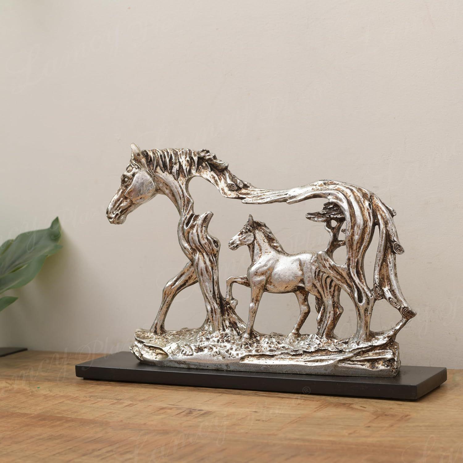 

Смола Серебряная Статуэтка Бегущей Лошади Выставочный Экспонат | Предметы Домашнего Декора для Холла, Гостиной и Спальни | Смола Выставочный Экспонат Домашнего Декора 13x9 Inch серебряный