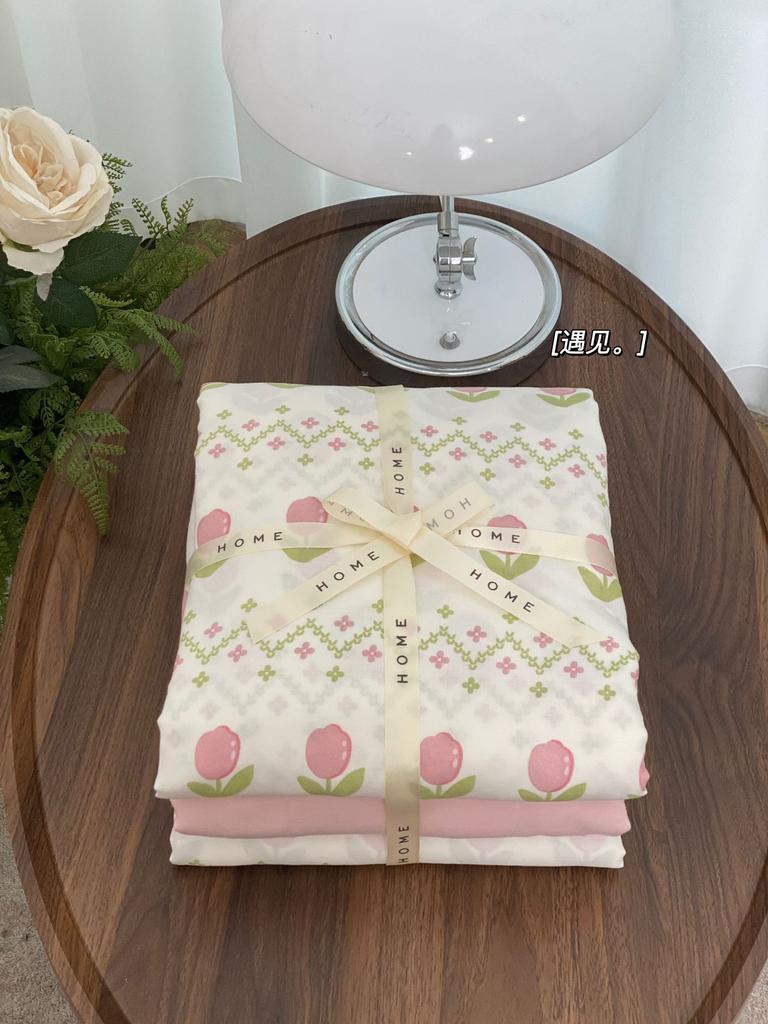 Ensemble de quatre pièces en pur coton à double fil de qualité maternelle et infantile de catégorie A, ensemble de quatre pièces en coton de style crème, drap de lit et housse de couette
