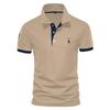 Herren Mesh-Poloshirt mit Umlegekragen und zinnoberfarben gesticktem Reh, Kurzarm, Weiß
