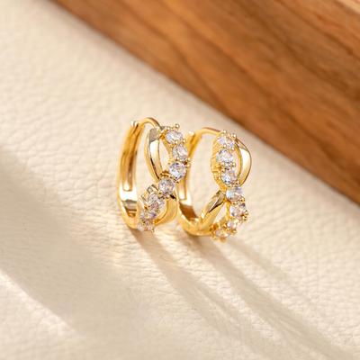 Moebius Zircon Ear Cuffs: Women's Korean Style Simple Rhinestone Twisted Circle Earrings for Autumn & Winter