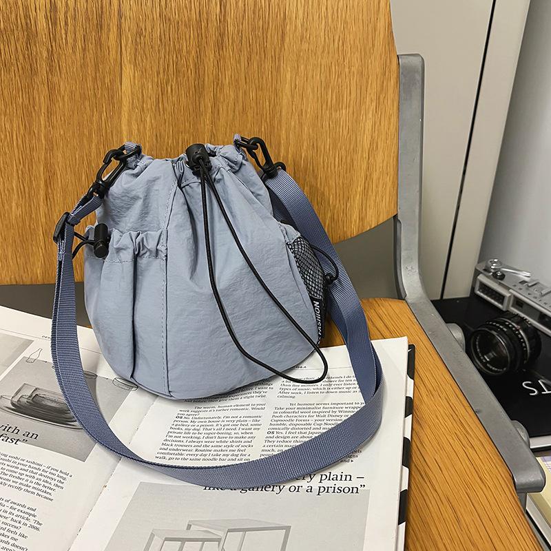 Popular small bags women's autumn and winter new niche drawstring messenger bag bucket bag