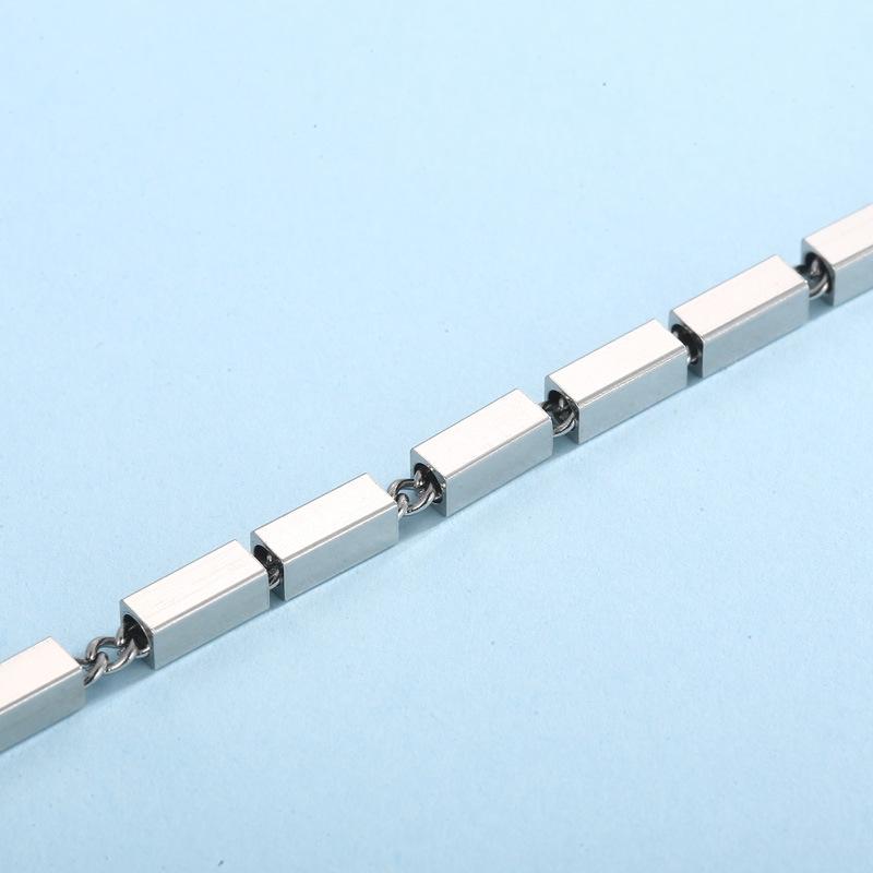 Small Square -Shaped Bracelet Temperament Niche High -Level Sensor Titanium Steel Bracelet