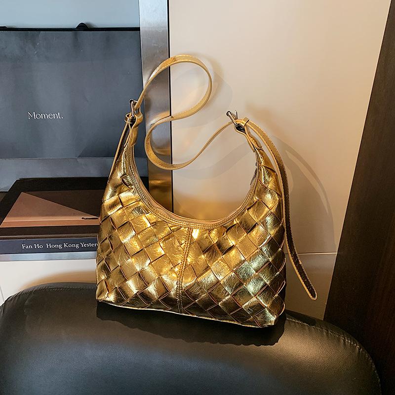 Woven bag women's large capacity 2025 new autumn and winter versatile shoulder underarm bag casual high-end foreign-style dumpling bag