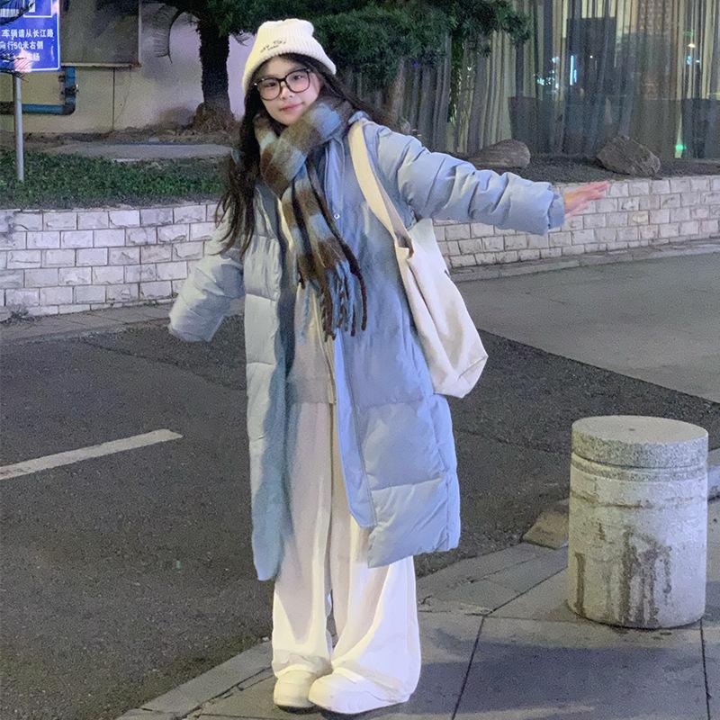 

Новая утолщенная хлопковая куртка женская корейская версия свободная длинная ниже колена пуховая хлопковая куртка 2025 женская зимняя хлопковая куртка XL светло-синий