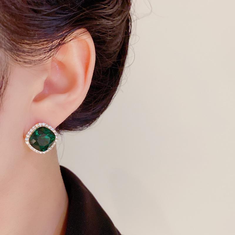 New Summer Fresh Green Crystal Earrings - Stylish, Unique, Simple Design