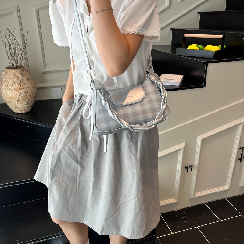 Niche bag women's new summer versatile messenger bag plaid single shoulder underarm small square bag