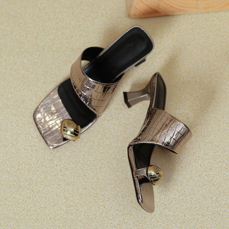 Square head metal buckle cover toe pinch high heel slippers women's summer wear 2025 new silver stiletto temperament one-word drag