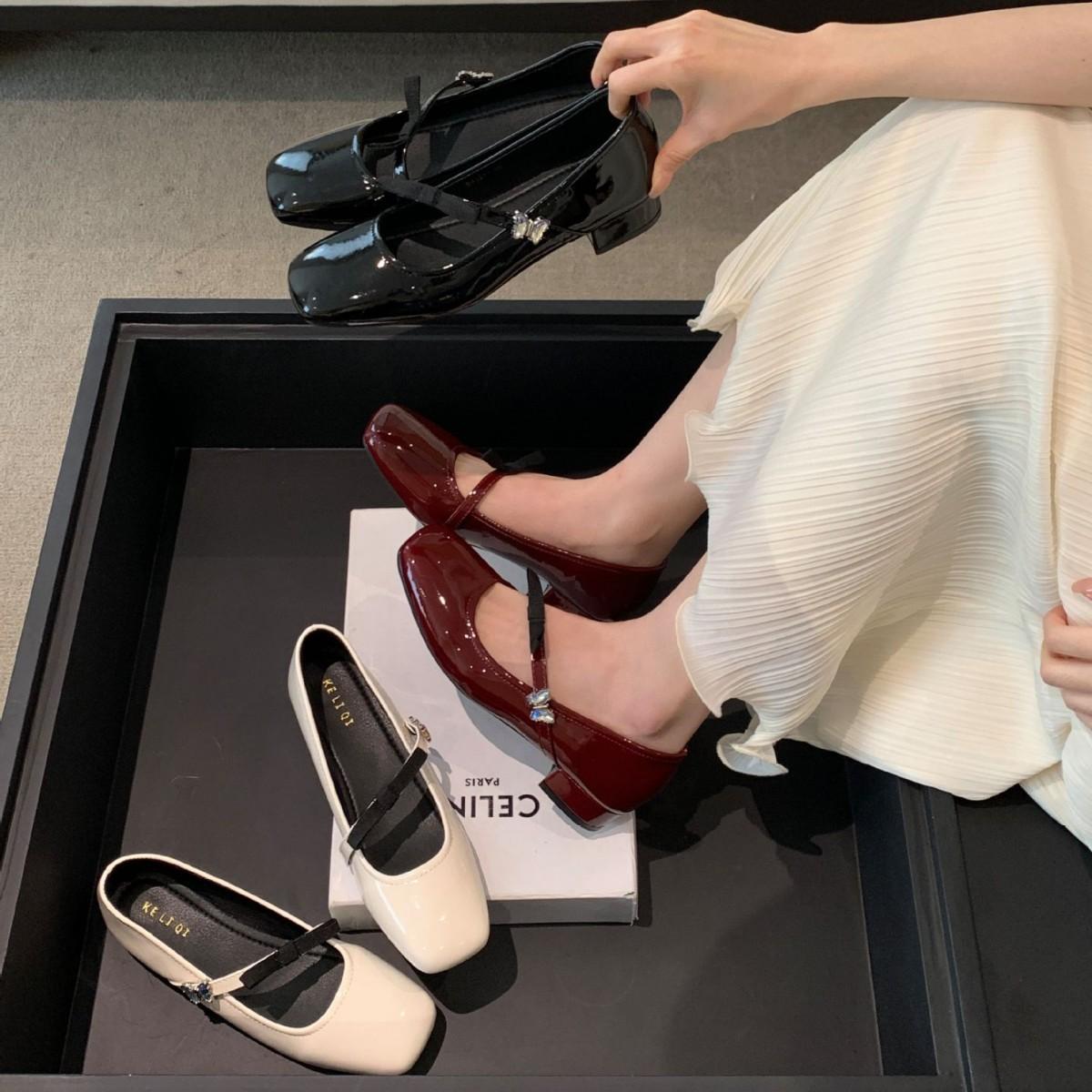 

2025 весна новая квадратный носок пряжка со стразами Мэри Джейн толстый каблук мелкий вырез универсальные вечерние женские туфли 39 красный