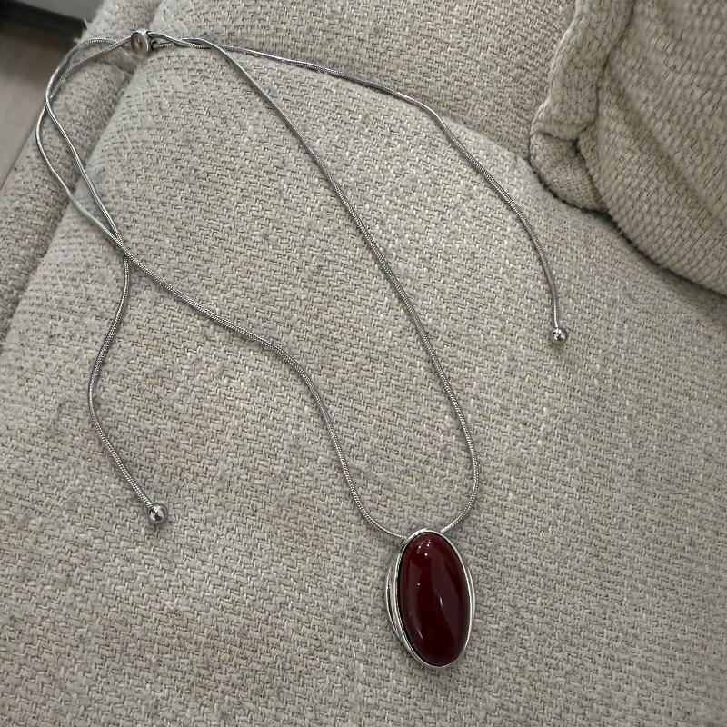 

Fashion Jewelry Vintage Temperament Oval Pendant Necklace For Women Party Gifts Simply Design Accessories
