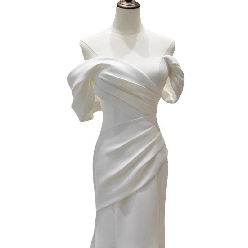 French Off-shoulder Light Wedding Dress, Minimalist Forest Style Welcome Gown, White Slim-fit Satin Mermaid Gown