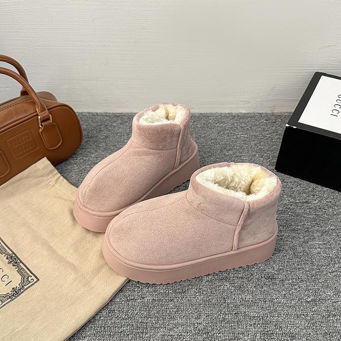 Thick-soled short snow boots women's fur integrated 2025 autumn and winter new piled thickened cotton boots bread Northeast cotton shoes