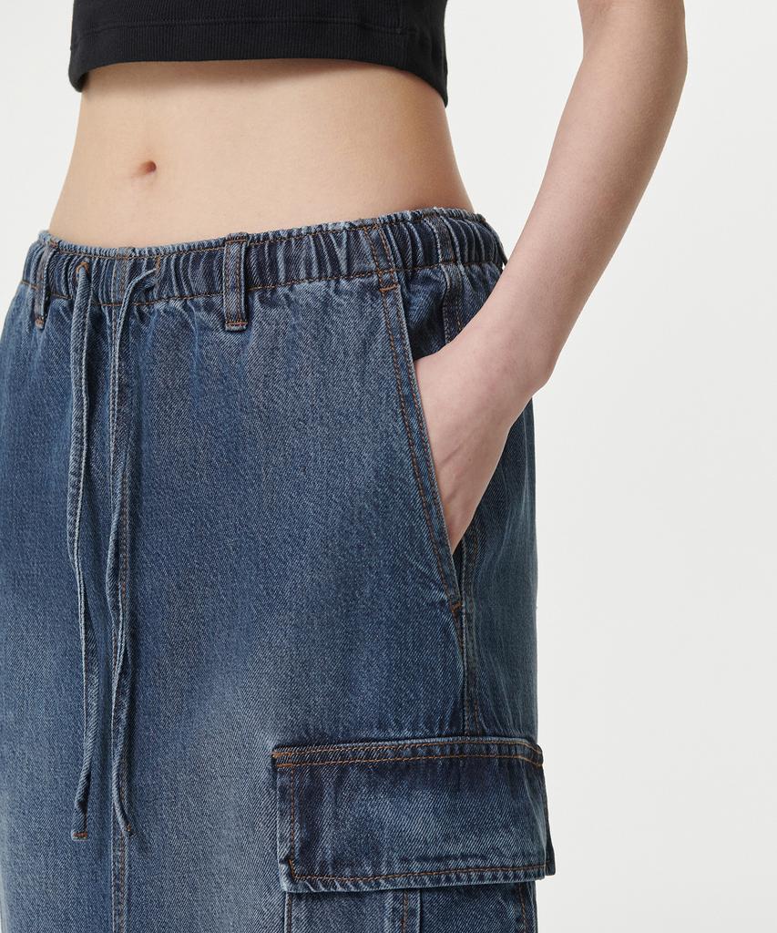 Musinsa Standard Woman Women'S Denim Cargo Elastic Waist Maxi Skirt [Medium Indigo]