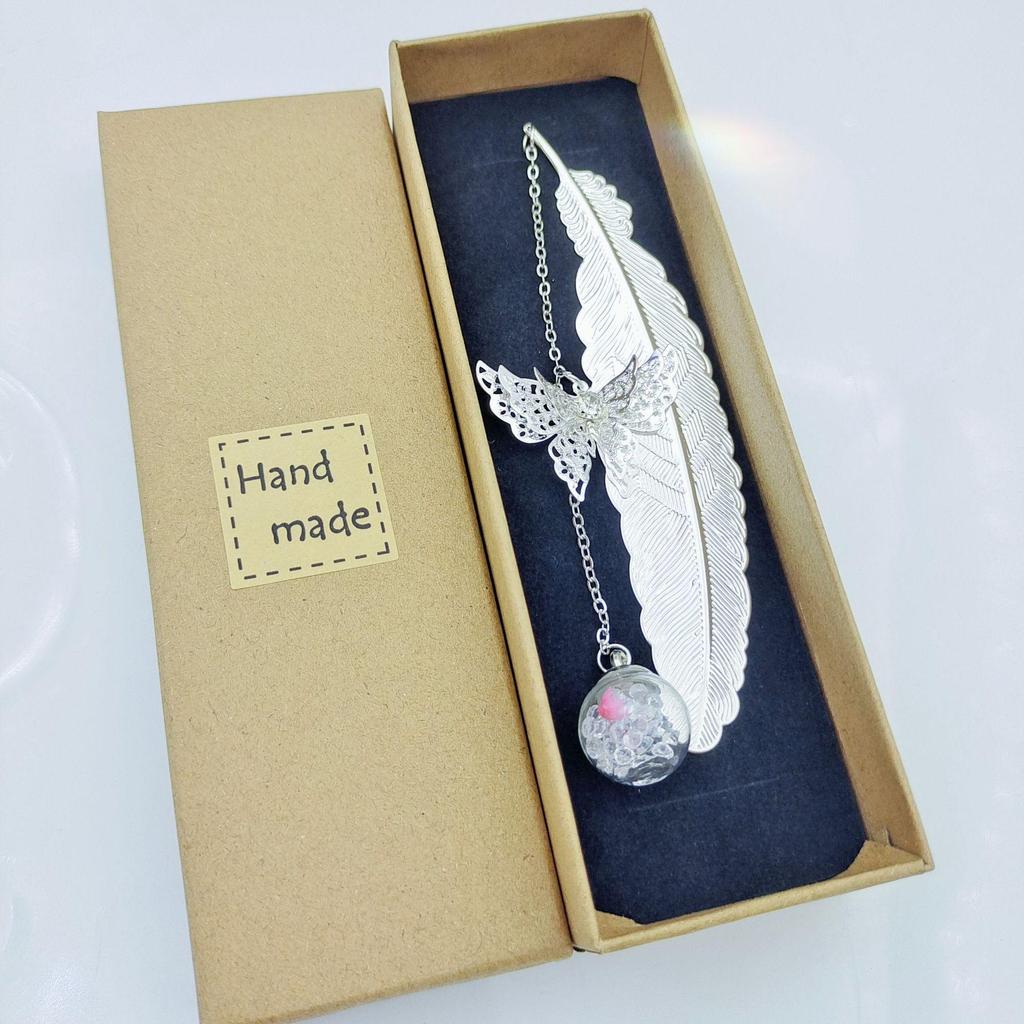 Popular Chinese Metal Feather Bookmark with Dried Flower and Butterfly Design - Perfect Teacher's Day Gift