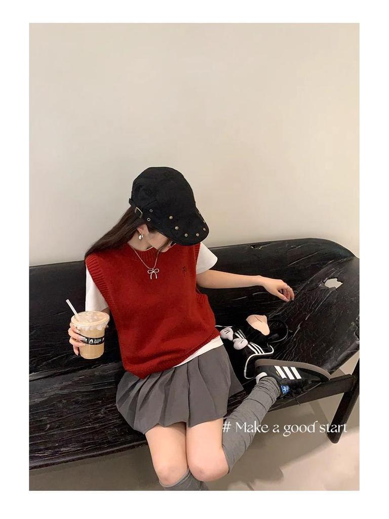Women's Knitted Sweater Vest - Spring/Autumn 2024 Petite Sleeveless Layering Top