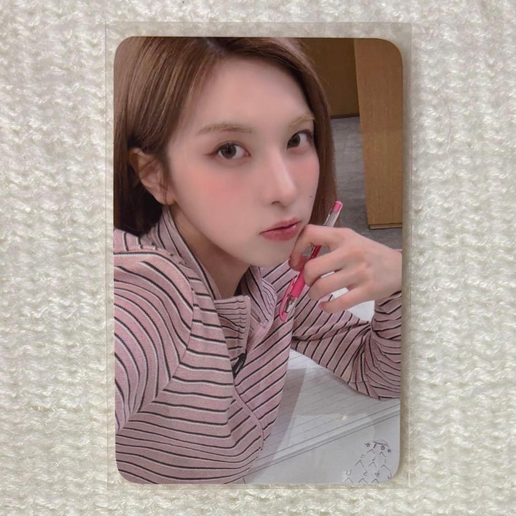 [USED] NMIXX Blue Valentine Lakidro Online Bay Trading Card