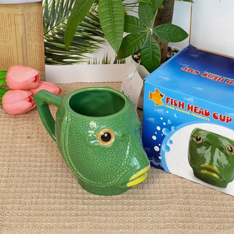 Keramický hrnek s designem rybí hlavy 450ml Velká kapacita Keramická konstrukce Protiskluzová základna pro bezpečné a humorné pití