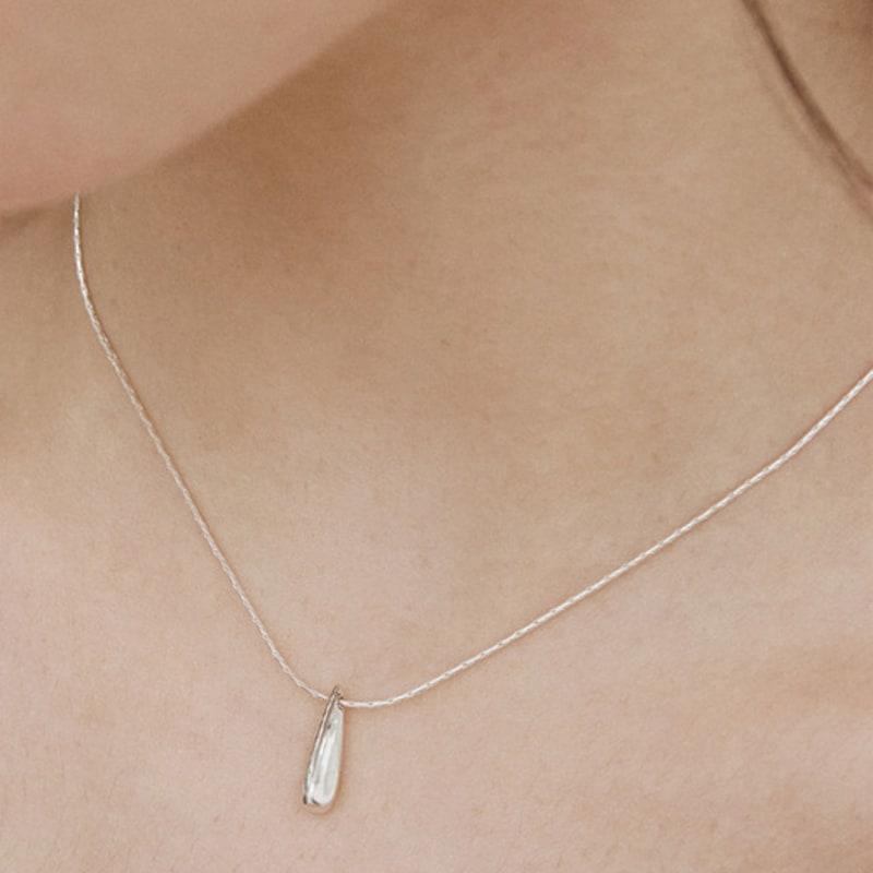 LUMIAH S QUIET DROP NECKLACE